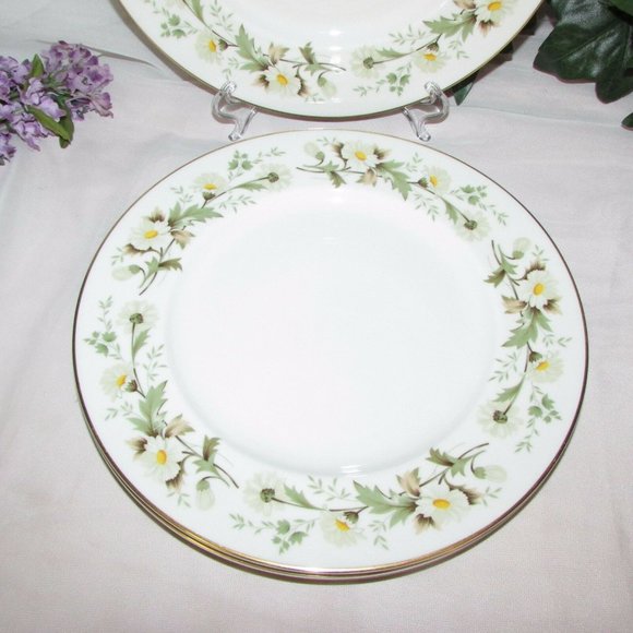 4 ROYAL DOULTON Clairmont Dinner Plates TC1033 English Translucent China Lot - Picture 5 of 8